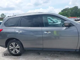 2018 Nissan Pathfinder SL with VIN 5N1DR2MM4JC642152, listed as a IAAI auction lot 42132867 with 142,063 mi miles. Bid and sale history available at carsss.com. Image 13.