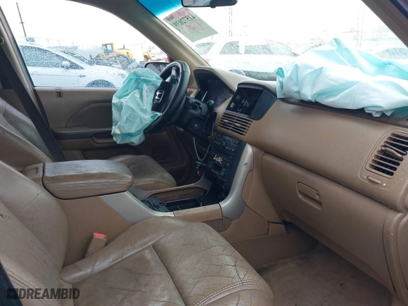2004 Honda Pilot EX with VIN 2HKYF18604H582741, listed as a IAAI auction lot 41572039 with 225,101 mi miles. Bid and sale history available at carsss.com. Image 5.