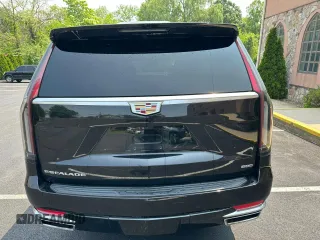 2021 Cadillac Escalade ESV 4WD Premium Luxury Platinum z VIN 1GYS4MKL8MR367932, wystawiony jako Copart lot #60240855 z przebiegiem 182 308 mil mil oraz Czysty tytuł • Clean title. Historia ofert i sprzedaży dostępna na DreamBid. Obrazek 6.