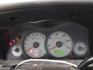 2004 Ford Escape XLT with VIN 1FMCU93174KB67570, listed as a IAAI auction lot 41228124 with 160,176 mi miles. Bid and sale history available at carsss.com. Image 7.