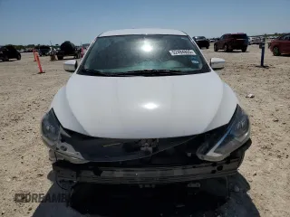 2019 Nissan Sentra S z VIN 3N1AB7AP8KY330869, wystawiony jako Copart lot #52494925 z przebiegiem 40 836 mil mil oraz Szkoda całkowita • Salvage title. Historia ofert i sprzedaży dostępna na DreamBid. Obrazek 5.