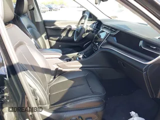2024 Jeep Grand Cherokee с VIN 1C4RJYB61RC713750, выставлен на аукционе IAAI как лот 42149409 с пробегом 9 931 миль миль и . История ставок и продаж доступна на DreamBid. Изображение 5.