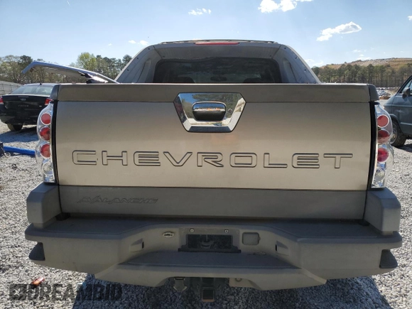 2002 Chevrolet Avalanche z VIN 3GNEC13TX2G136330, wystawiony jako Copart lot #50176365 z przebiegiem 274 177 mil mil oraz Szkody całkowita. Historia ofert i sprzedaży dostępna na DreamBid. Obrazek 6.