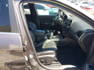 2020 Jeep Cherokee Limited с VIN 1C4PJMDX0LD519038, выставлен на аукционе IAAI как лот 42289772 с пробегом 94 079 миль миль и . История ставок и продаж доступна на DreamBid. Изображение 5.