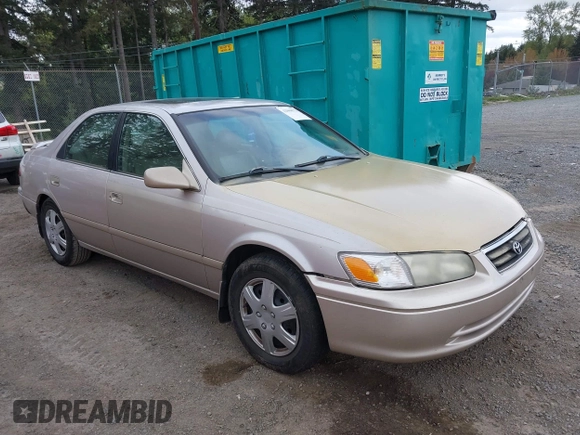 2001 Toyota Camry CE with VIN 4T1BG22K91U016864, listed as a IAAI auction lot 42068573 with 251,307 mi miles. Bid and sale history available at carsss.com. Image 1.