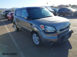 2010 Kia Soul ! with VIN KNDJT2A23A7094729, listed as a IAAI auction lot 41615567 with 159,419 mi miles. Bid and sale history available at carsss.com. Image 1.