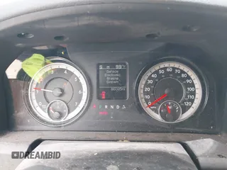 2019 Ram 1500 SLT z VIN 1C6RR6TT5KS561556, wystawiony jako IAAI lot #42174298 z przebiegiem 86 005 mil mil oraz . Historia ofert i sprzedaży dostępna na DreamBid. Obrazek 7.