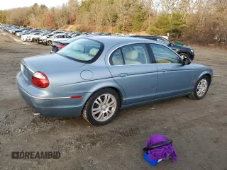 2005 Jaguar S-Type z VIN SAJWA01T45FN51425, wystawiony jako Copart lot #86682684 z przebiegiem 53 218 mil mil oraz Czysty tytuł • Clean title. Historia ofert i sprzedaży dostępna na DreamBid. Obrazek 3.