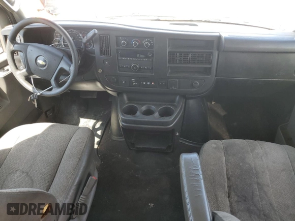 2020 Chevrolet Express Passenger LT z VIN 1GAZGPFP1L1268224, wystawiony jako Copart lot #54132585 z przebiegiem 200 621 mil mil oraz Tytuł czysty. Historia ofert i sprzedaży dostępna na DreamBid. Obrazek 8.
