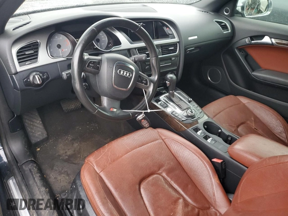 2012 Audi S5 Premium Plus z VIN WAUCGAFH3CN000624, wystawiony jako Copart lot #81167844 z przebiegiem 161 820 mil mil oraz Czysty tytuł • Clean title. Historia ofert i sprzedaży dostępna na DreamBid. Obrazek 8.