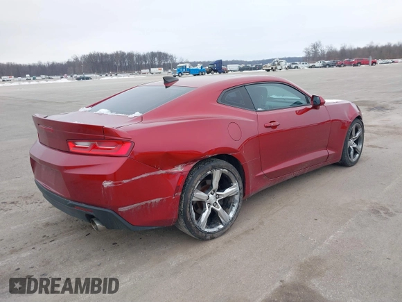 2017 Chevrolet Camaro 1LT z VIN 1G1FB1RS9H0124237, wystawiony jako IAAI lot #41631133 z przebiegiem 98 394 mil mil oraz . Historia ofert i sprzedaży dostępna na DreamBid. Obrazek 4.