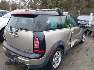 2011 MINI Clubman z VIN WMWZF3C55BT188172, wystawiony jako IAAI lot #41387090 z przebiegiem 176 300 mil mil oraz . Historia ofert i sprzedaży dostępna na DreamBid. Obrazek 4.