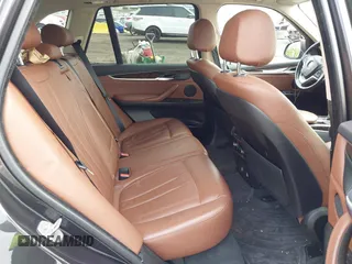 2016 BMW X5 xDrive35i z VIN 5UXKR0C5XG0P31095, wystawiony jako IAAI lot #42183367 z przebiegiem 93 681 mil mil oraz . Historia ofert i sprzedaży dostępna na DreamBid. Obrazek 8.