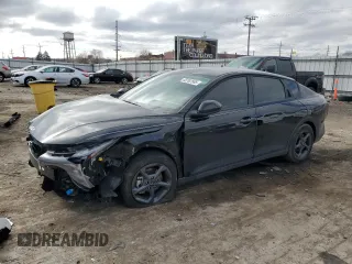 2025 Kia K4 LXS with VIN 3KPFT4DE2SE030447, listed as a Copart auction lot 43762505 with 6,352 mi miles and Salvage Title. Bid and sale history available at carsss.com. Image 1.
