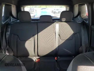 2022 Jeep Renegade Altitude z VIN ZACNJDE19NPN77457, wystawiony jako Copart lot #57131535 z przebiegiem 21 063 mil mil oraz Szkoda całkowita • Salvage title. Historia ofert i sprzedaży dostępna na DreamBid. Obrazek 10.