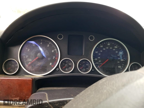 2006 Volkswagen Touareg 4.2L V8 z VIN WVGZM77L16D049631, wystawiony jako Copart lot #84882844 z przebiegiem Nie podano mil oraz Szkoda całkowita • Salvage title. Historia ofert i sprzedaży dostępna na DreamBid. Obrazek 9.