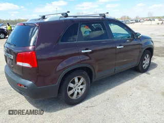 2012 Kia Sorento LX with VIN 5XYKT4A62CG207305, listed as a IAAI auction lot 42033853 with 269,782 mi miles. Bid and sale history available at carsss.com. Image 4.