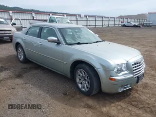 2006 Chrysler 300 C z VIN 2C3LA63H26H244658, wystawiony jako IAAI lot #42410318 z przebiegiem 160 452 mil mil oraz . Historia ofert i sprzedaży dostępna na DreamBid. Obrazek 1.