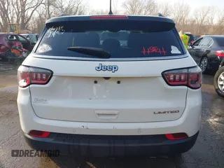 2020 Jeep Compass Limited with VIN 3C4NJCCB4LT102698, listed as a IAAI auction lot 41779546 with 115,007 mi miles. Bid and sale history available at carsss.com. Image 17.
