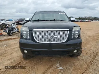 2010 GMC Yukon SLT with VIN 1GKMCCE35AR213217, listed as a Copart auction lot 46132185 with 275,571 mi miles and Salvage Title. Bid and sale history available at carsss.com. Image 5.