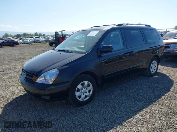 2010 Kia Sedona LX with VIN KNDMG4C34A6353639, listed as a IAAI auction lot 42200137 with 220,097 mi miles and . Bid and sale history available at carsss.com. Image 2.