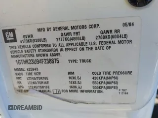 2004 GMC Sierra 2500HD SLE z VIN 1GTHK23U94F238875, wystawiony jako IAAI lot #42162219 z przebiegiem Nie podano mil oraz . Historia ofert i sprzedaży dostępna na DreamBid. Obrazek 9.