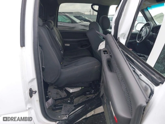 2003 Chevrolet Avalanche with VIN 3GNEK13T33G324093, listed as a IAAI auction lot 41524112 with 169,429 mi miles. Bid and sale history available at carsss.com. Image 8.