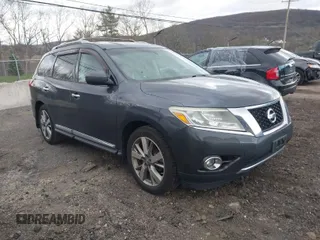2013 Nissan Pathfinder SV with VIN 5N1AR2MM4DC677992, listed as a IAAI auction lot 42055683 with 195,113 mi miles. Bid and sale history available at carsss.com. Image 1.
