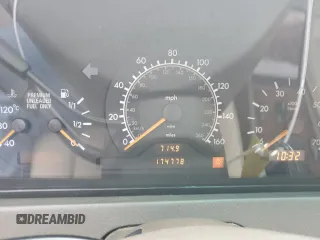 1996 Mercedes-Benz C z VIN WDBHA28E5TF452117, wystawiony jako Copart lot #64761835 z przebiegiem 174 778 mil mil oraz Nie do naprawy • Non repairable. Historia ofert i sprzedaży dostępna na DreamBid. Obrazek 9.