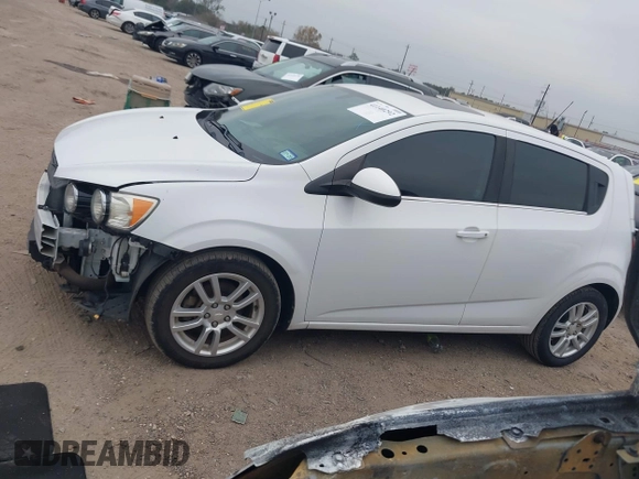 2014 Chevrolet Sonic LT with VIN 1G1JC6SB2E4215465, listed as a IAAI auction lot 41140292 with 93,224 mi miles. Bid and sale history available at carsss.com. Image 14.