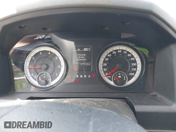 2015 Ram 1500 Express z VIN 1C6RR7KT4FS768971, wystawiony jako IAAI lot #42114105 z przebiegiem 97 725 mil mil oraz . Historia ofert i sprzedaży dostępna na DreamBid. Obrazek 7.