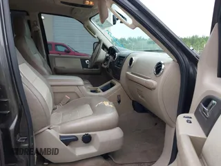 2005 Ford Expedition Eddie Bauer с VIN 1FMPU17515LA76824, выставлен на аукционе IAAI как лот 42533604 с пробегом 196 758 миль миль и . История ставок и продаж доступна на DreamBid. Изображение 5.