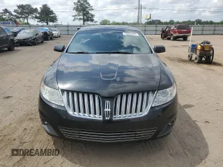 2009 Lincoln MKS z VIN 1LNHM93R69G600916, wystawiony jako Copart lot #55028965 z przebiegiem 250 930 mil mil oraz Szkoda całkowita • Salvage title. Historia ofert i sprzedaży dostępna na DreamBid. Obrazek 5.