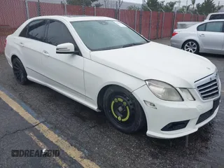 2010 Mercedes-Benz E-Class E 350 Luxury with VIN WDDHF5GB5AA050013, listed as a IAAI auction lot 41581032 with 203,954 mi miles. Bid and sale history available at carsss.com. Image 1.