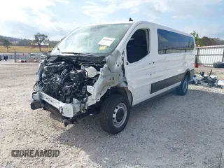 2022 Ford Transit Passenger XL with VIN 1FBAX2Y83NKA59579, listed as a IAAI auction lot 40688586 with 5,101 mi miles. Bid and sale history available at carsss.com. Image 2.