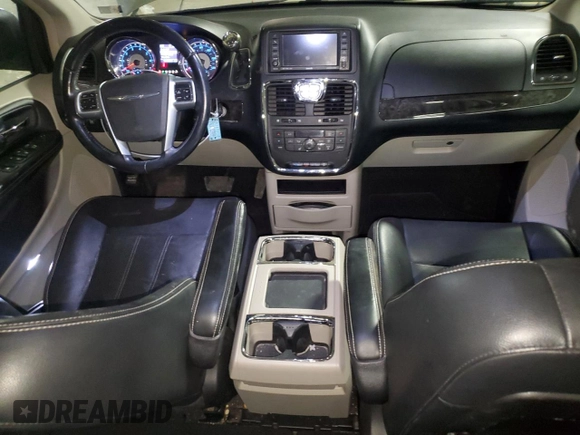 2011 Chrysler Town & Country Touring L with VIN 2A4RR8DG8BR744662, listed as a Copart auction lot 42013515 with 139,393 mi miles and Clean Title. Bid and sale history available at DreamBid. Image 8.