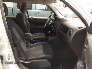 2014 Jeep Patriot Latitude with VIN 1C4NJPFB8ED717749, listed as a IAAI auction lot 41962155 with 147,755 mi miles and . Bid and sale history available at carsss.com. Image 5.