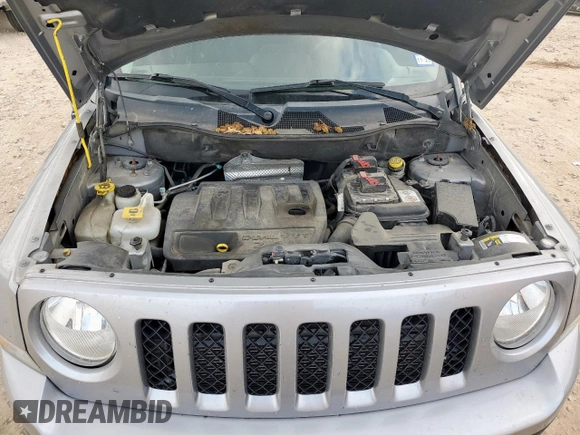 2015 Jeep Patriot Latitude with VIN 1C4NJPFBXFD368160, listed as a Copart auction lot 59235425 with 105,529 mi miles and Salvage title. Bid and sale history available at DreamBid. Image 12.