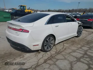 2017 Lincoln MKZ Select with VIN 3LN6L5C95HR624778, listed as a IAAI auction lot 41768831 with 104,432 mi miles. Bid and sale history available at carsss.com. Image 4.