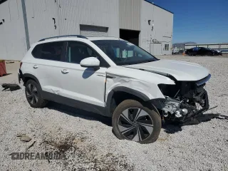 2024 Volkswagen Taos SE z VIN 3VVVX7B22RM047874, wystawiony jako Copart lot #50421665 z przebiegiem 4 744 mil mil oraz Szkoda całkowita • Salvage title. Historia ofert i sprzedaży dostępna na DreamBid. Obrazek 4.