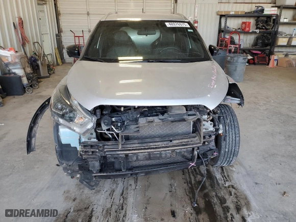 2019 Nissan Kicks SR with VIN 3N1CP5CUXKL533227, listed as a Copart auction lot 48976975 with 53,644 mi miles and Salvage Title. Bid and sale history available at carsss.com. Image 5.