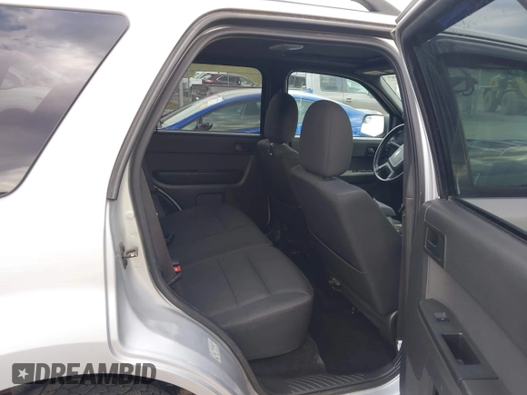 2012 Ford Escape XLT with VIN 1FMCU9DG1CKB76704, listed as a IAAI auction lot 41863525 with 176,104 mi miles and . Bid and sale history available at DreamBid. Image 8.