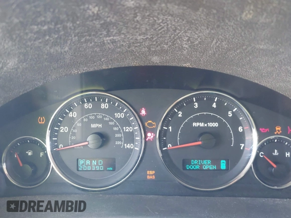 2007 Jeep Commander Sport с VIN 1J8HH48K07C587312, выставлен на аукционе IAAI как лот 42004278 с пробегом 208 390 миль миль и . История ставок и продаж доступна на DreamBid. Изображение 7.