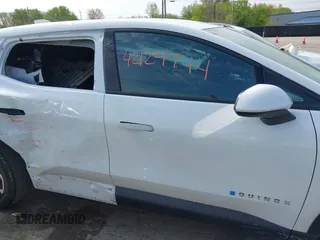 2025 Chevrolet Equinox EV LT z VIN 3GN7DLRP1SS142641, wystawiony jako IAAI lot #42129744 z przebiegiem 3821 mil mil oraz . Historia ofert i sprzedaży dostępna na DreamBid. Obrazek 13.