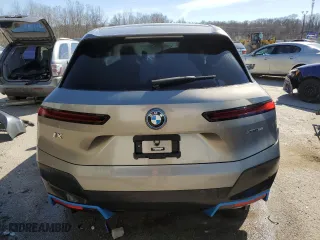 2023 BMW iX xDrive50 with VIN WB523CF09PCM73862, listed as a Copart auction lot 47110985 with 17,521 mi miles and Salvage Title. Bid and sale history available at carsss.com. Image 6.