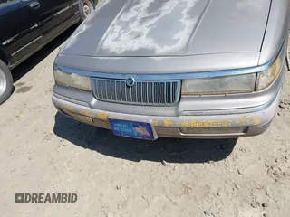 1994 Mercury Grand Marquis LS z VIN 2MELM75W1RX649536, wystawiony jako IAAI lot #41782591 z przebiegiem 111 984 mil mil oraz . Historia ofert i sprzedaży dostępna na DreamBid. Obrazek 6.