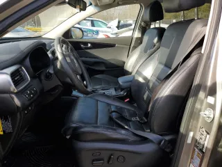 2018 Kia Sorento SX Limited z VIN 5XYPKDA57JG377866, wystawiony jako Copart lot #84375944 z przebiegiem Nie podano mil oraz Szkoda całkowita • Salvage title. Historia ofert i sprzedaży dostępna na DreamBid. Obrazek 7.