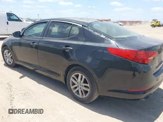 2011 Kia Optima LX z VIN KNAGM4A79B5131131, wystawiony jako IAAI lot #42456550 z przebiegiem 249 368 mil mil oraz . Historia ofert i sprzedaży dostępna na DreamBid. Obrazek 3.