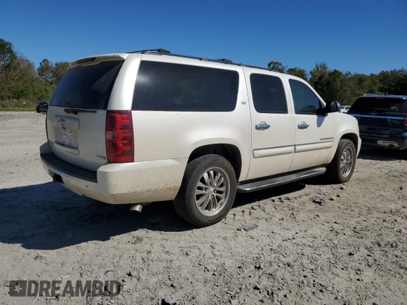 2008 Chevrolet Suburban Commercial with VIN 1GNFC16018R209521, listed as a Copart auction lot 76571044 with 251,229 mi miles and Salvage Title. Bid and sale history available at carsss.com. Image 3.