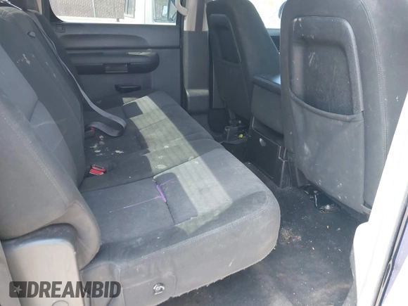 2011 Chevrolet Silverado 1500 LT with VIN 1GCPKSE34BF135232, listed as a IAAI auction lot 41985738 with 260,073 mi miles. Bid and sale history available at carsss.com. Image 8.